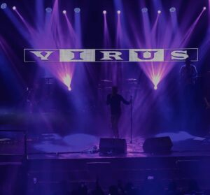 Virus celebra 40 años de Locura en el Arena Maipú