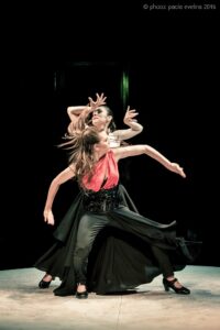 «Salir del Ruedo», una propuesta que cruza flamenco, danza, teatro físico y humor